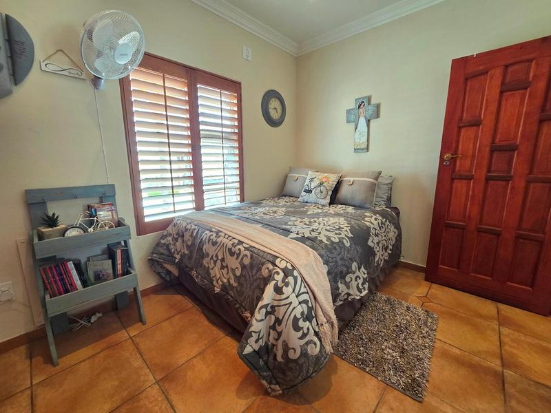 5 Bedroom Property for Sale in Golden Mile Western Cape